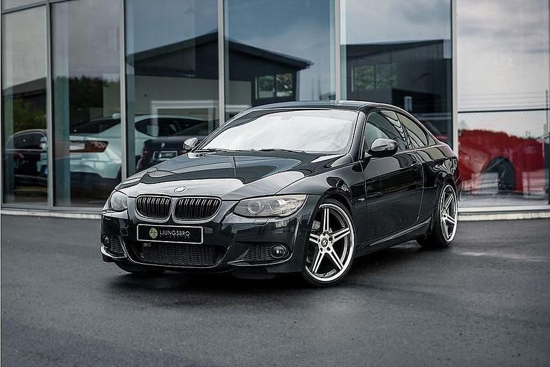 Begagnad BMW 320 M Sport 184 HK (135 kW) 2010 Svart Sportkupé
