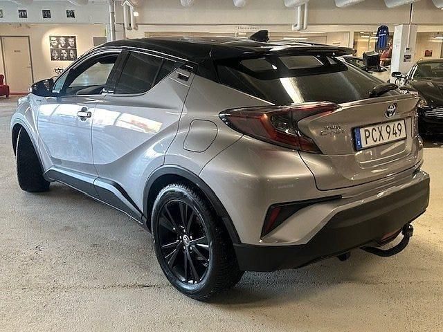 Begagnad Toyota C-HR Style 122 HK (89 kW) 2016 Gråmetallic SUV