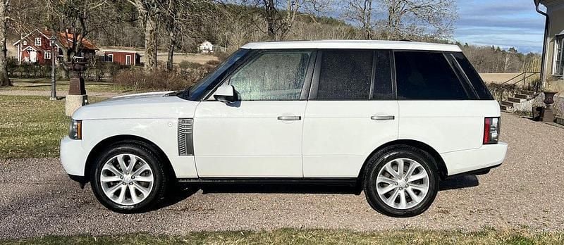 Vit Begagnad 2011 Land Rover Range Rover Vogue SE SUV | 249 000 kr - Bild 1/4