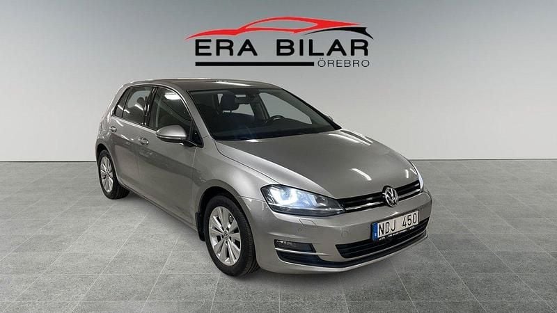 Silver Begagnad 2013 VW Golf VII Halvkombi | 79 500 kr (Marknadspris) - Bild 1/4
