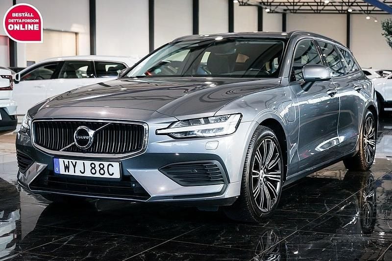 Grå Begagnad 2019 Volvo V60 Momentum Kombi | 249 500 kr (Superpris) - Bild 1/4