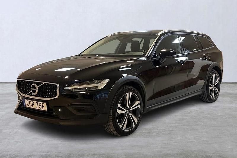 Begagnad Volvo V60 CC SE 192 HK (141 kW) 2019 Svart Kombi