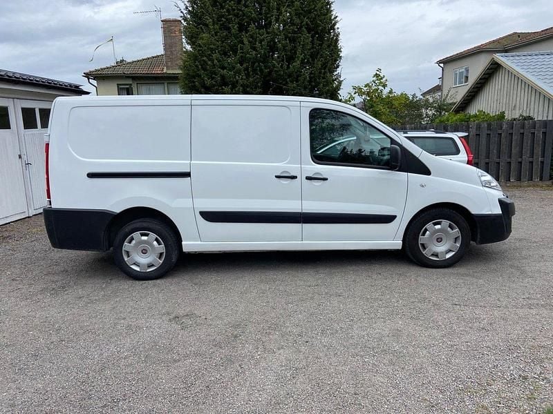 Vit Begagnad 2016 Fiat Scudo Minibuss | 57 900 kr - Bild 1/4