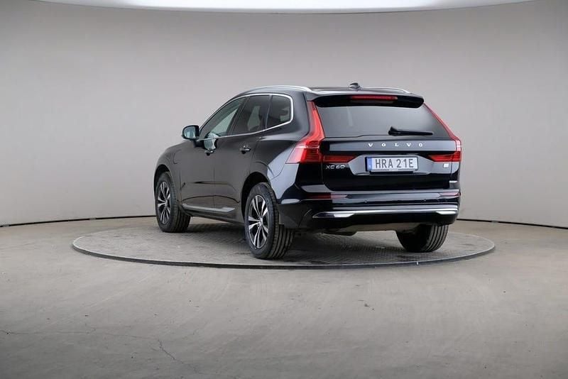 Begagnad Volvo XC60 Core 350 HK (257 kW) 2023 Svart SUV