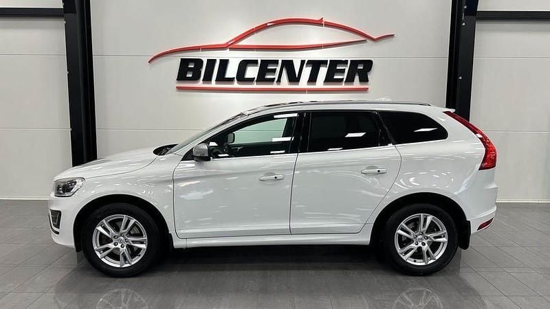 Vit Begagnad 2014 Volvo XC60 R-Design SUV | 208 900 kr (Marknadspris) - Bild 1/4