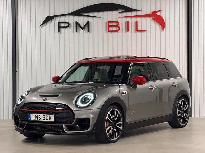 Grå Begagnad 2021 Mini John Cooper Works Clubman Kombi | 329 900 kr (Marknadspris) - Bild 1/4