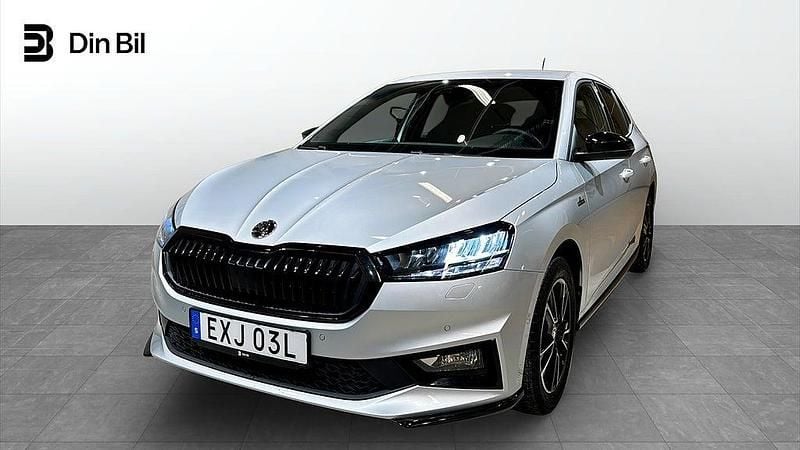 Silver Begagnad 2024 Skoda Fabia Monte Carlo Halvkombi | 224 900 kr (Marknadspris) - Bild 1/4