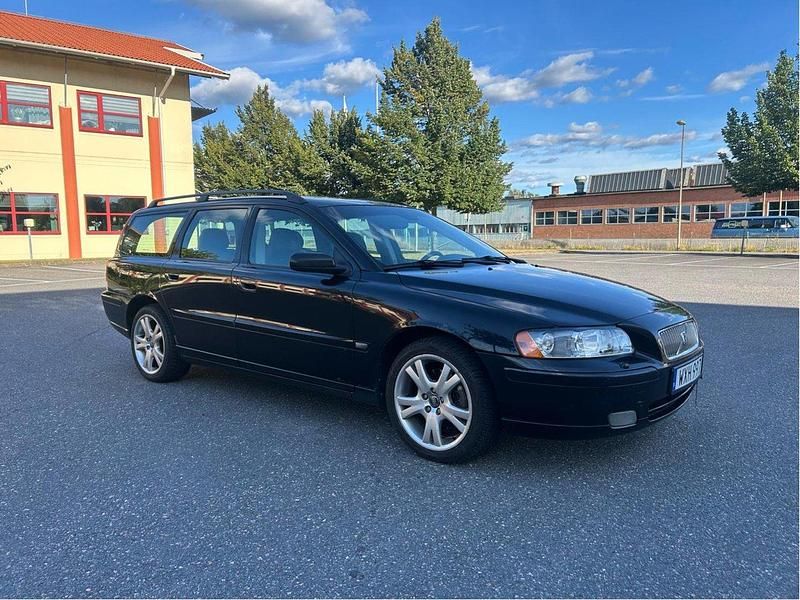Svart Begagnad 2006 Volvo V70 Momentum Kombi | 19 500 kr (Superpris) - Bild 1/4