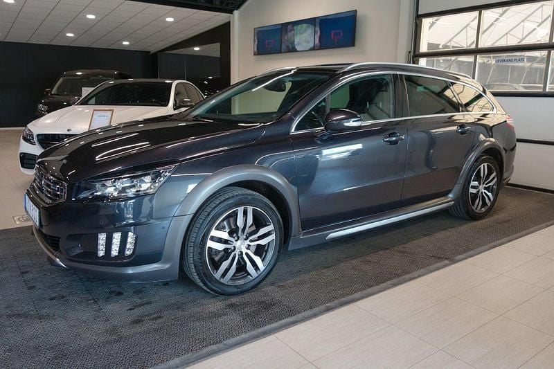 Grå Begagnad 2015 Peugeot 508 Kombi | 159 000 kr (Marknadspris) - Bild 1/4