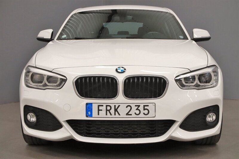 Begagnad BMW 118 M Sport 150 HK (110 kW) 2015 Vit Halvkombi