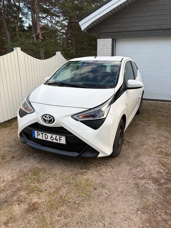 Begagnad 2019 Toyota Aygo Halvkombi | 96 000 kr (Marknadspris) - Bild 1/4