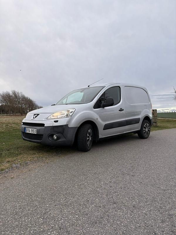 Begagnad 2010 Peugeot Partner Van | 35 000 kr (Lite dyr) - Bild 1/4