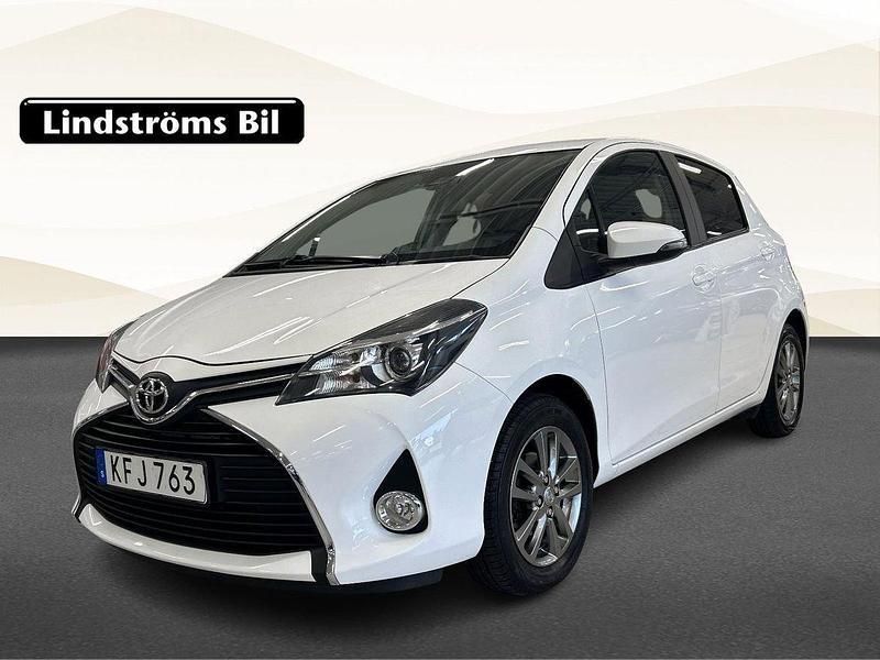 Vit Begagnad 2015 Toyota Yaris Edition Halvkombi | 108 900 kr (Marknadspris) - Bild 1/3