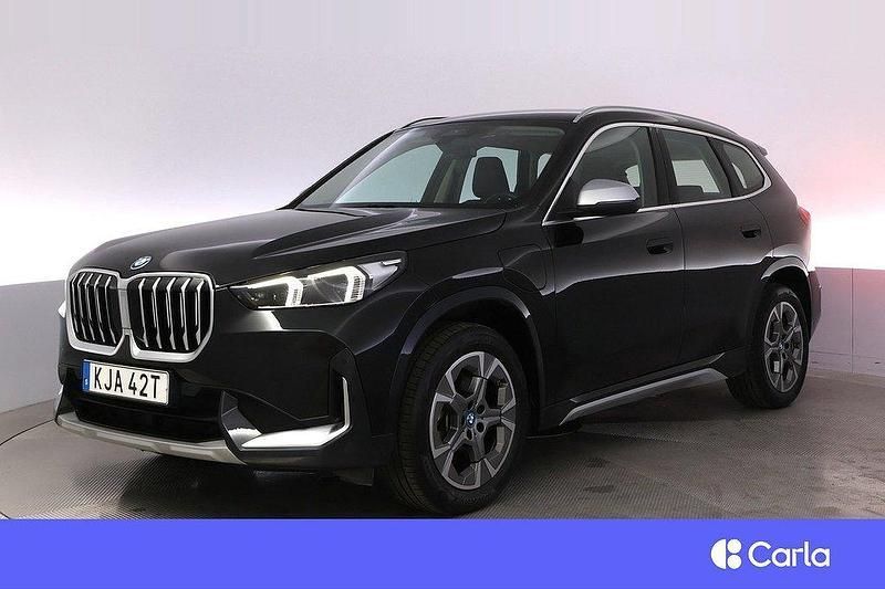 Svart Begagnad 2023 BMW X1 xLine SUV | 459 900 kr (Superpris) - Bild 1/4