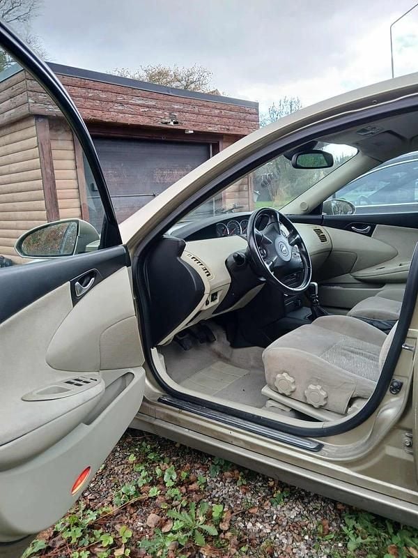 Begagnad 2004 Nissan Primera Halvkombi | 10 000 kr (Marknadspris) - Bild 1/4