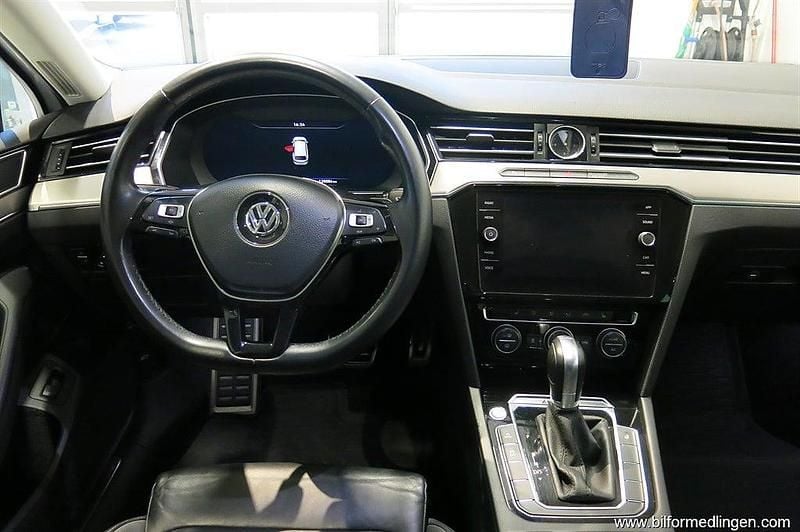 Begagnad VW Passat Alltrack GT 190 HK (139 kW) 2019 Vit krom Kombi