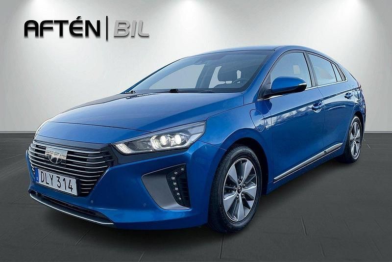 Mörkblå Begagnad 2017 Hyundai Ioniq Sedan | 159 000 kr (Marknadspris) - Bild 1/3