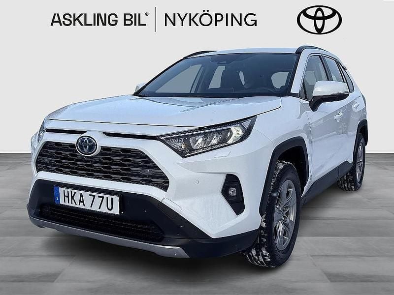 Vit Begagnad 2022 Toyota RAV4 Hybrid Active SUV | 359 000 kr (Marknadspris) - Bild 1/3
