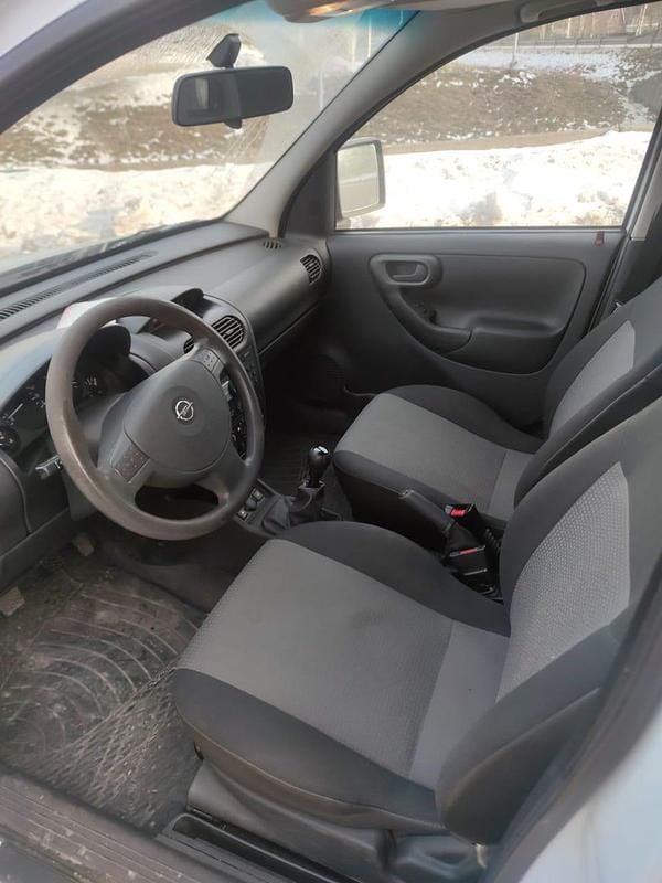 Begagnad Opel Combo 94 HK (69 kW) 2010 Minibuss