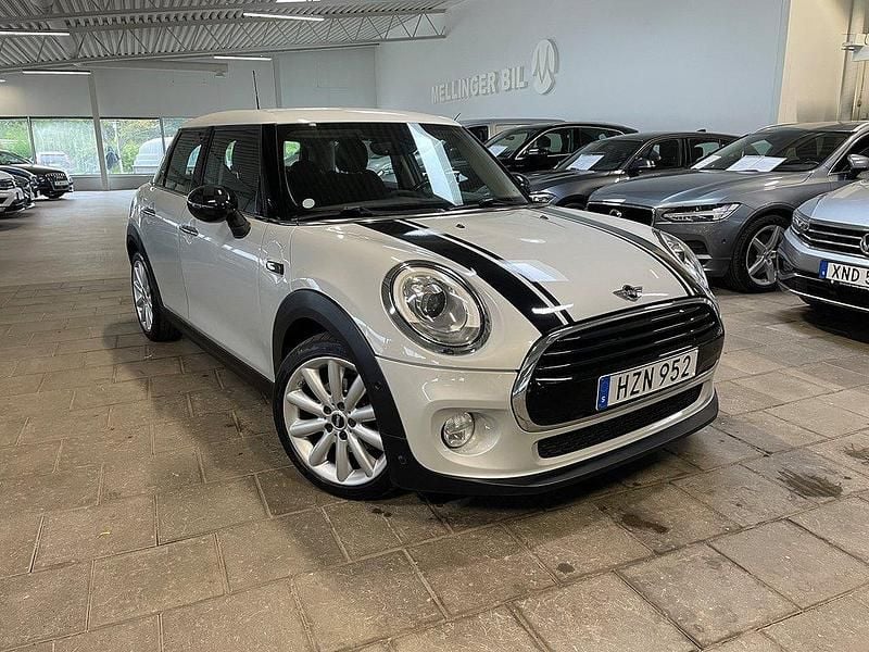 Silver Begagnad 2015 Mini Cooper Chili Halvkombi | 168 500 kr (Lite dyr) - Bild 1/4