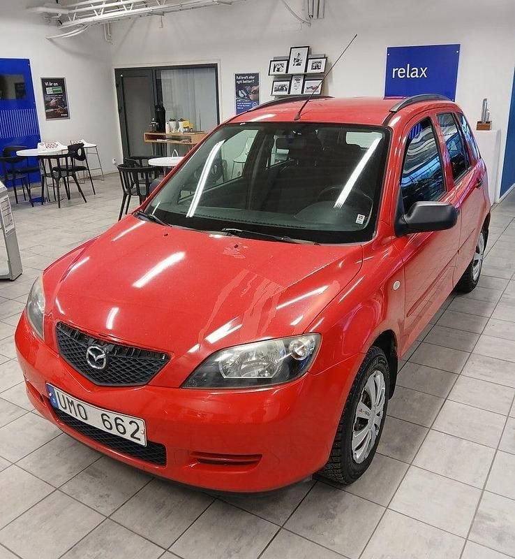 Röd Begagnad 2003 Mazda 2 Halvkombi | 14 400 kr - Bild 1/4