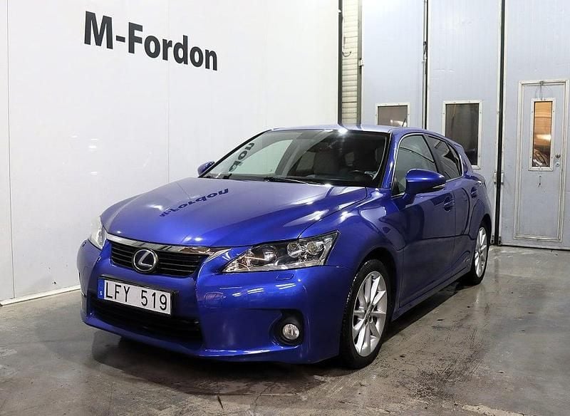 Blå Begagnad 2011 Lexus CT200h Sport Line Halvkombi | 139 900 kr (Marknadspris) - Bild 1/4