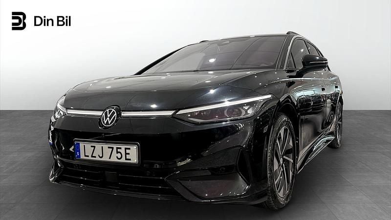 Svart Begagnad 2025 VW ID.7 Pro Kombi | 519 900 kr (Marknadspris) - Bild 1/4