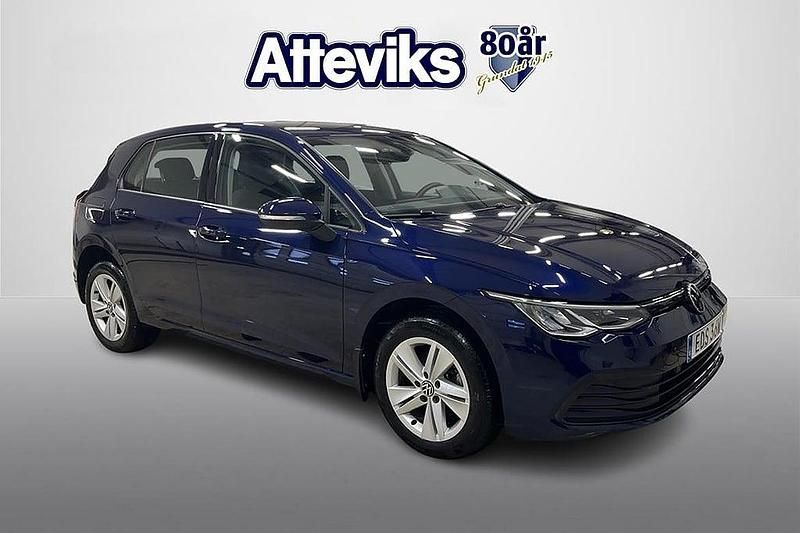 Begagnad VW Golf VIII 150 HK (110 kW) 2020 Mörkblå Halvkombi