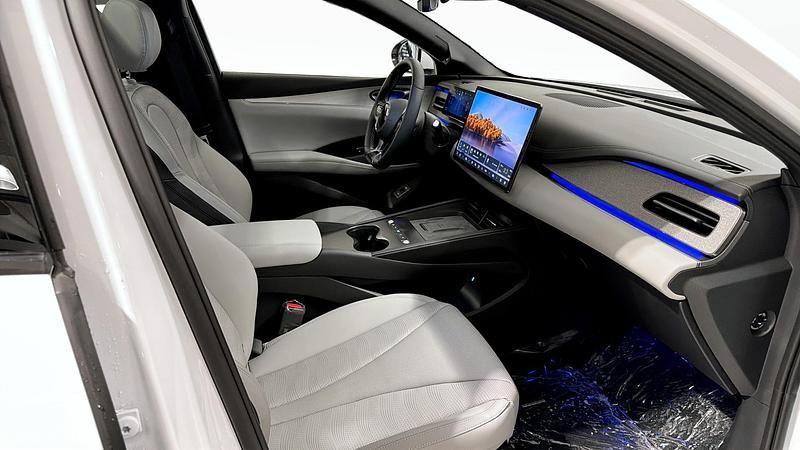 Ny BYD Seal Comfort 98 HK (72 kW) 2025 Vit Halvkombi