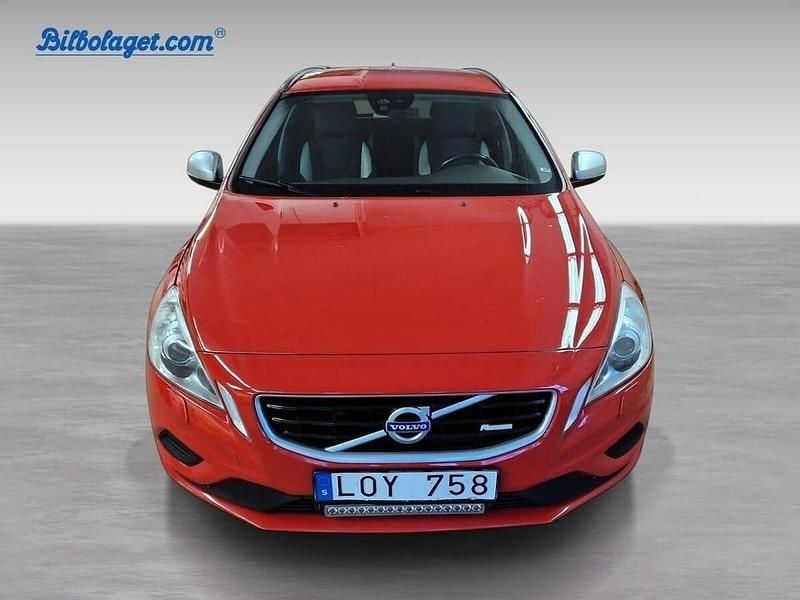 Begagnad Volvo V60 R-Design 207 HK (152 kW) 2011 Röd Kombi