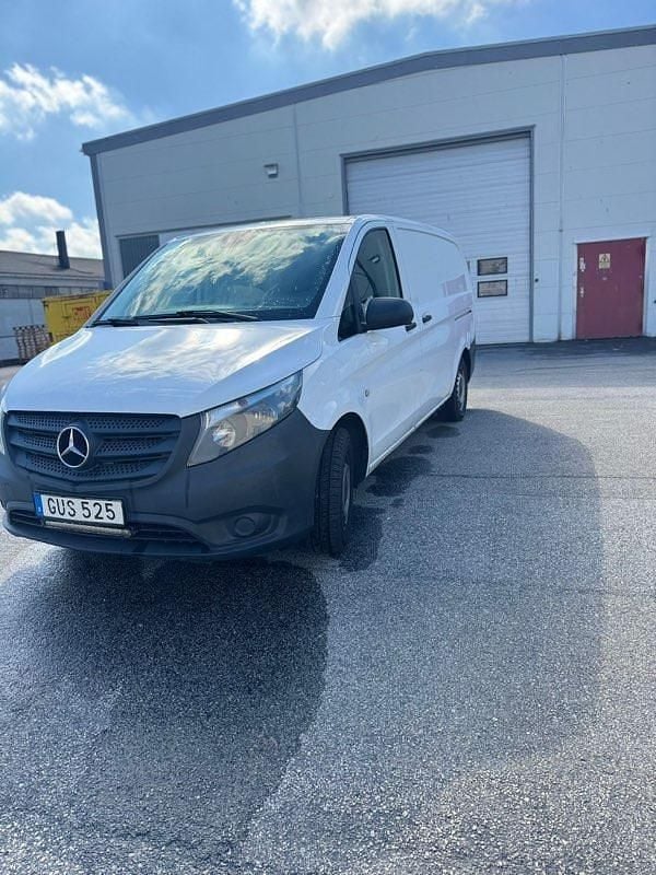 Vit Begagnad 2015 Mercedes Vito Van | 115 000 kr (Lite dyr) - Bild 1/4