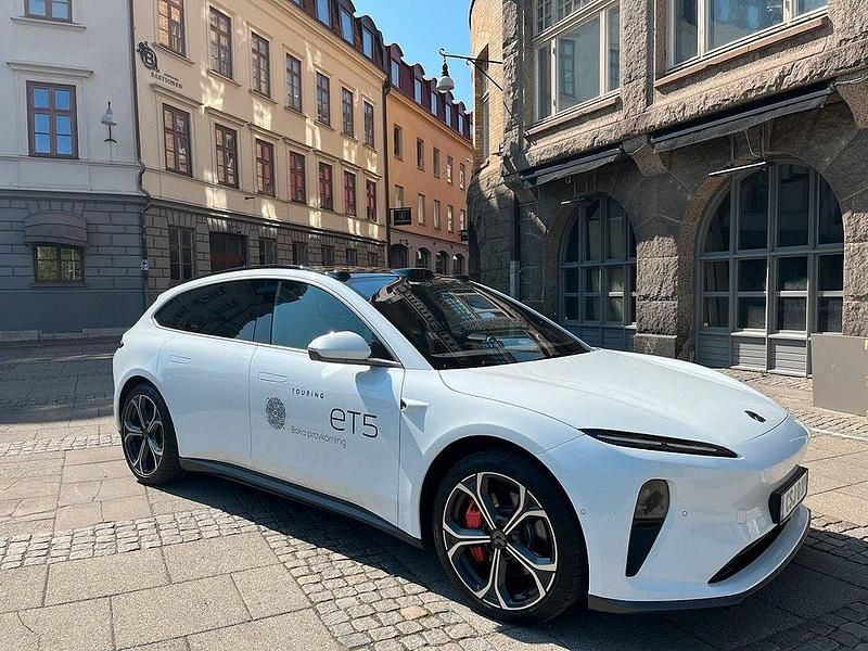 Begagnad Nio ET5 360 kW (490 HK) 2023 Vit Sedan