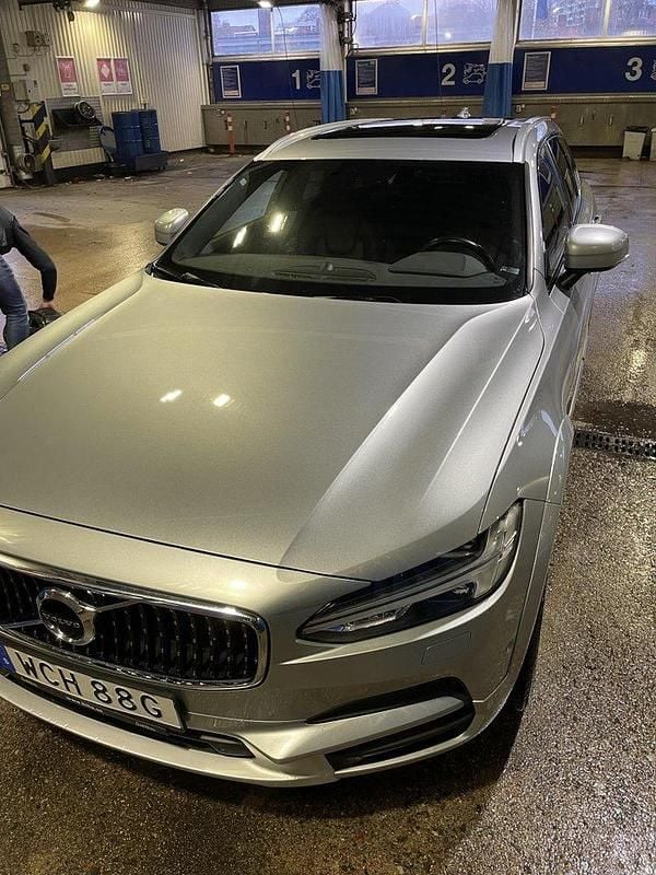 Silver Begagnad 2019 Volvo V90 CC Pro Kombi | 365 000 kr (Lite dyr) - Bild 1/4