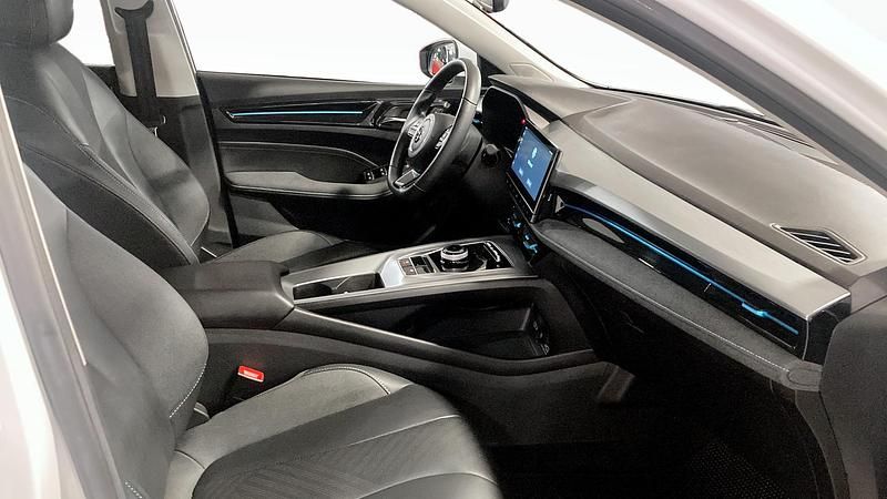 Begagnad MG MG5 EV Luxury 130 kW (177 HK) 2022 Vit (white) Kombi