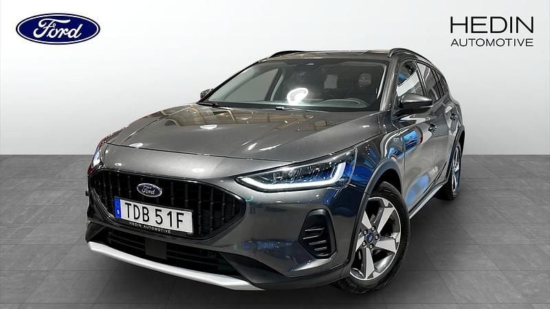 Grå (grey) Begagnad 2023 Ford Focus Active Kombi | 219 900 kr (Bra pris) - Bild 1/4