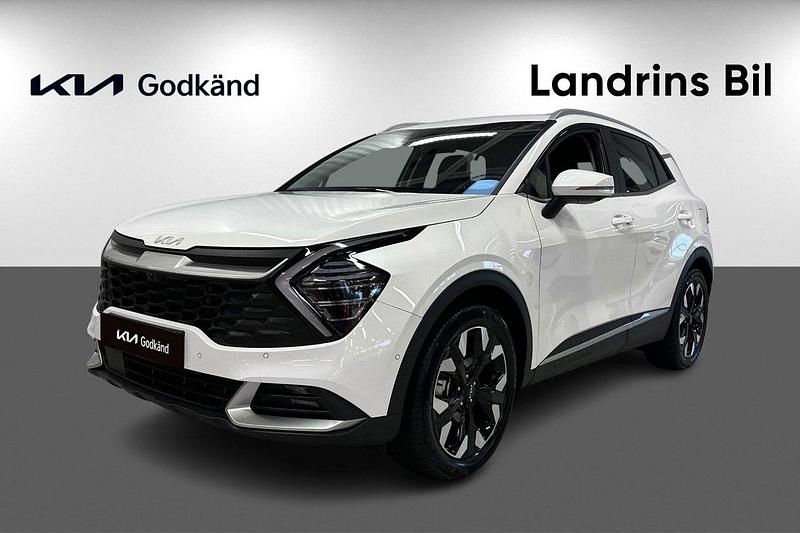 Vit (deluxe white metallic) Begagnad 2024 Kia Sportage 2 SUV | 439 300 kr (Marknadspris) - Bild 1/4