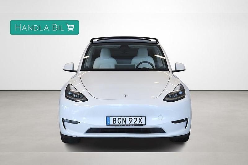 Begagnad Tesla Model Y Long Range AWD 378 kW (514 HK) 2023 Vit SUV