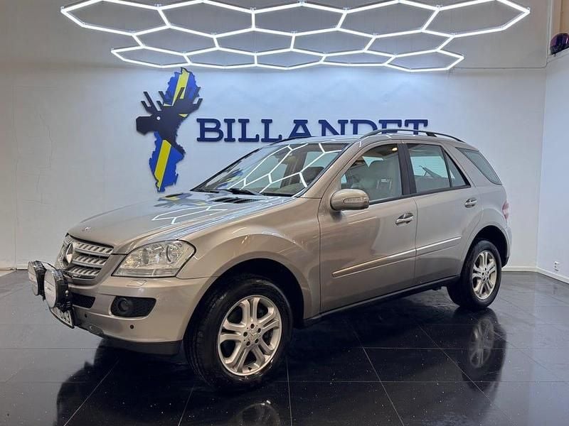 Silver Begagnad 2006 Mercedes ML350 SUV | 64 900 kr (Marknadspris) - Bild 1/4