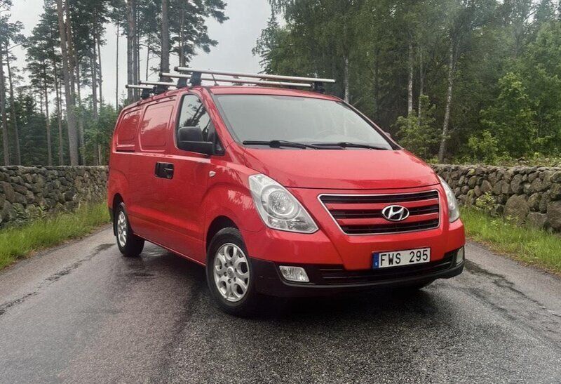 Röd Begagnad 2013 Hyundai H-1 Minibuss | 47 000 kr (Bra pris) - Bild 1/4