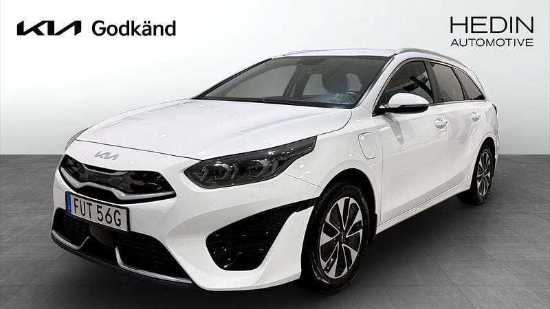 Vit (white) Begagnad 2024 Kia Ceed Sportswagon Advance Kombi | 309 900 kr (Lite dyr) - Bild 1/4