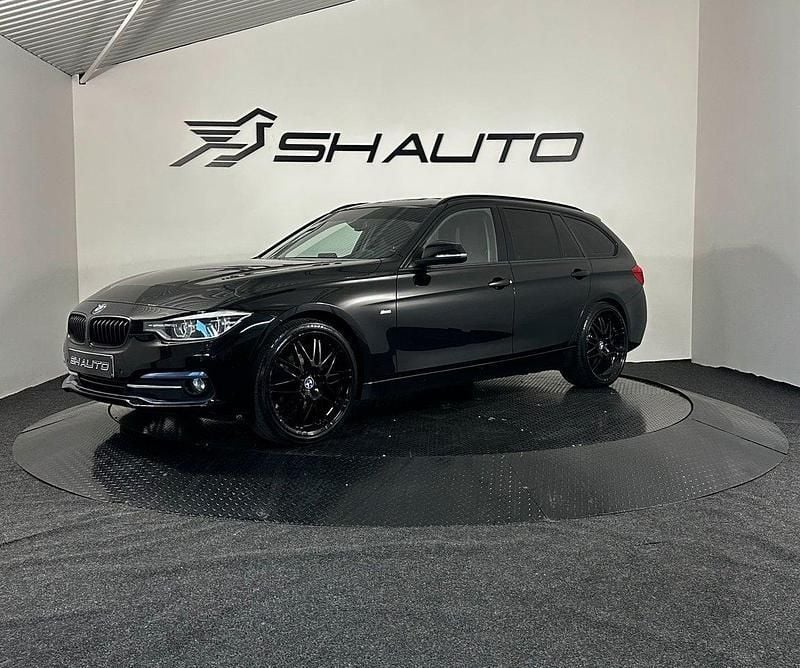 Svart Begagnad 2016 BMW 318 Sport Line Kombi | 149 900 kr (Marknadspris) - Bild 1/4