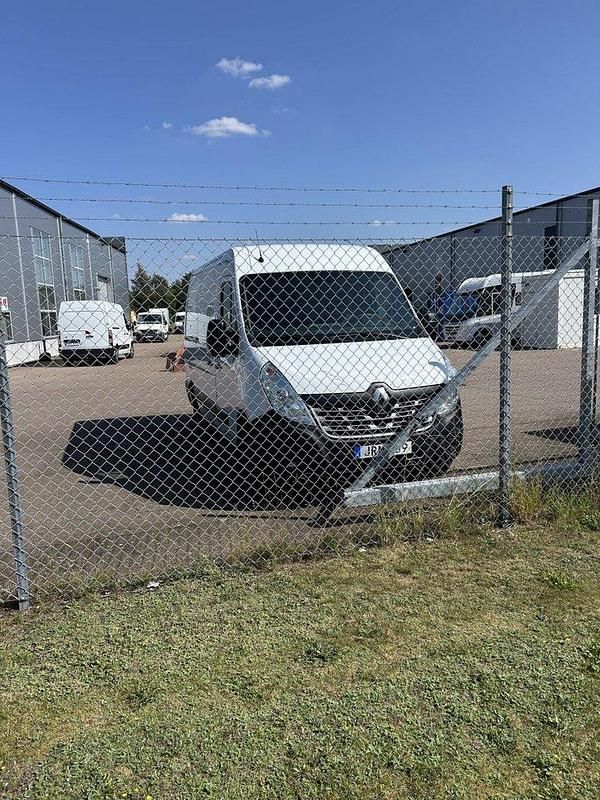Vit Begagnad 2018 Renault Master Van | 90 000 kr - Bild 1/2