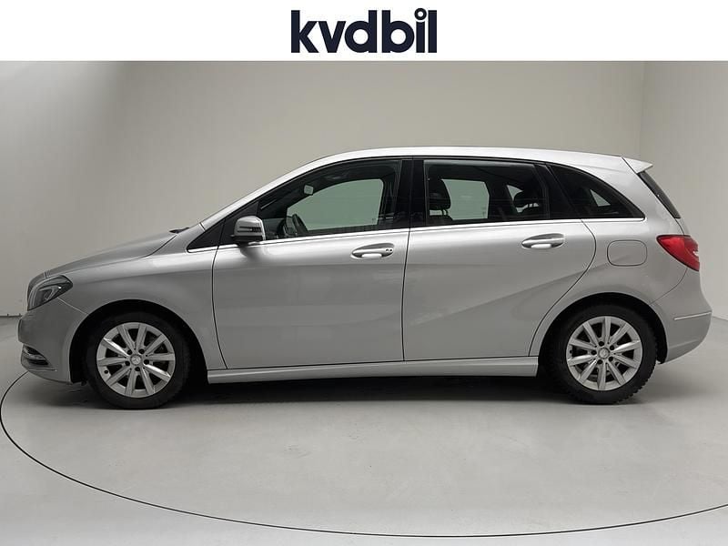 Begagnad Mercedes B180 2014 Silver Minibuss