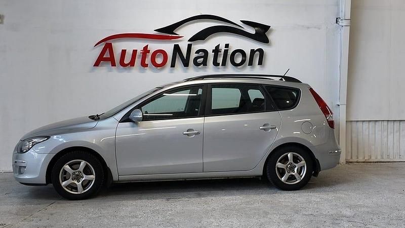 Begagnad Hyundai i30 126 HK (92 kW) 2009 Silver Kombi