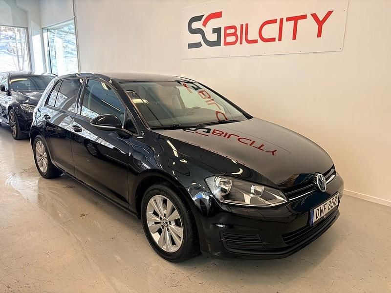 Begagnad VW Golf VII 105 HK (77 kW) 2013 Svart Halvkombi