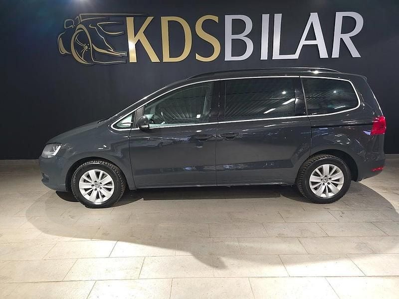Begagnad VW Sharan Comfortline 140 HK (102 kW) 2011 Grå Minibuss