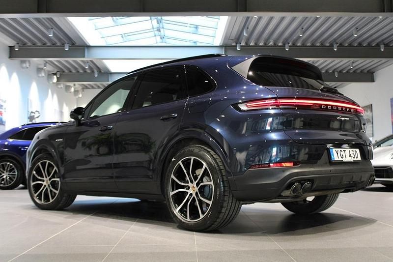 Begagnad Porsche Cayenne 305 HK (224 kW) 2025 Blå SUV