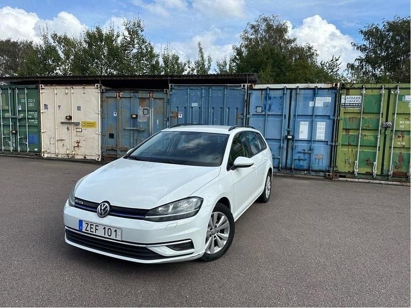 Vit Begagnad 2018 VW Golf VII Kombi | 60 000 kr - Bild 1/4