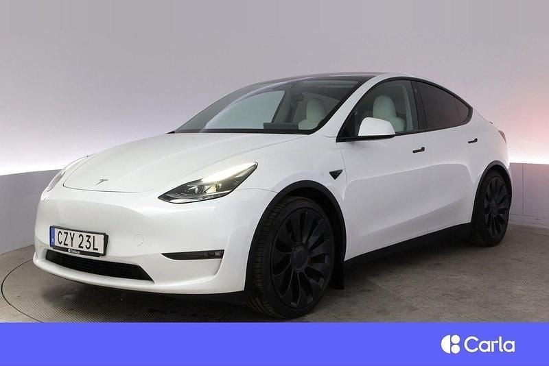 Vit Begagnad 2023 Tesla Model Y Performance SUV | 509 900 kr (Lite dyr) - Bild 1/4