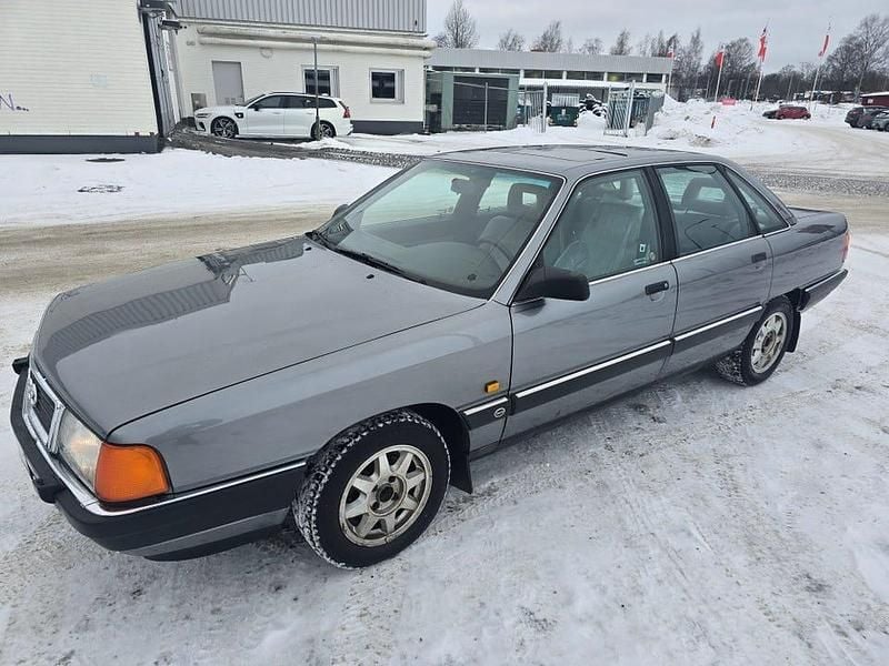 Begagnad Audi 100 115 HK (84 kW) 1990 Grå metalick